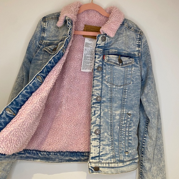 Levi’s girls jacket (pre owned) - Picture 3 of 7